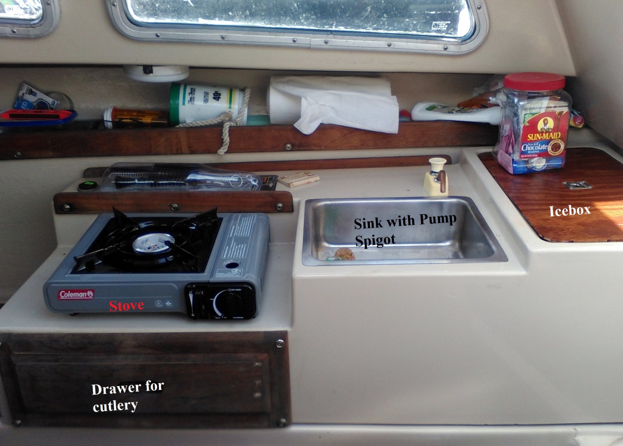 Starboard side Dinette annotated.jpg