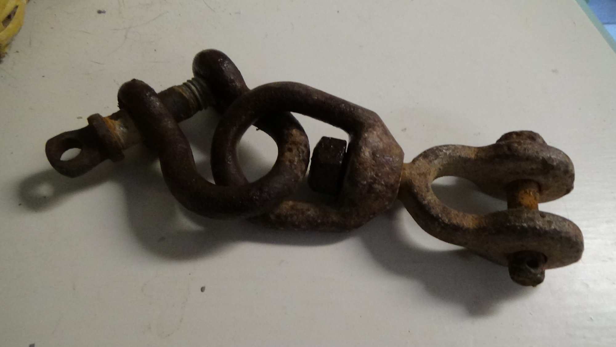 Swivel:Shackle 100088.JPG