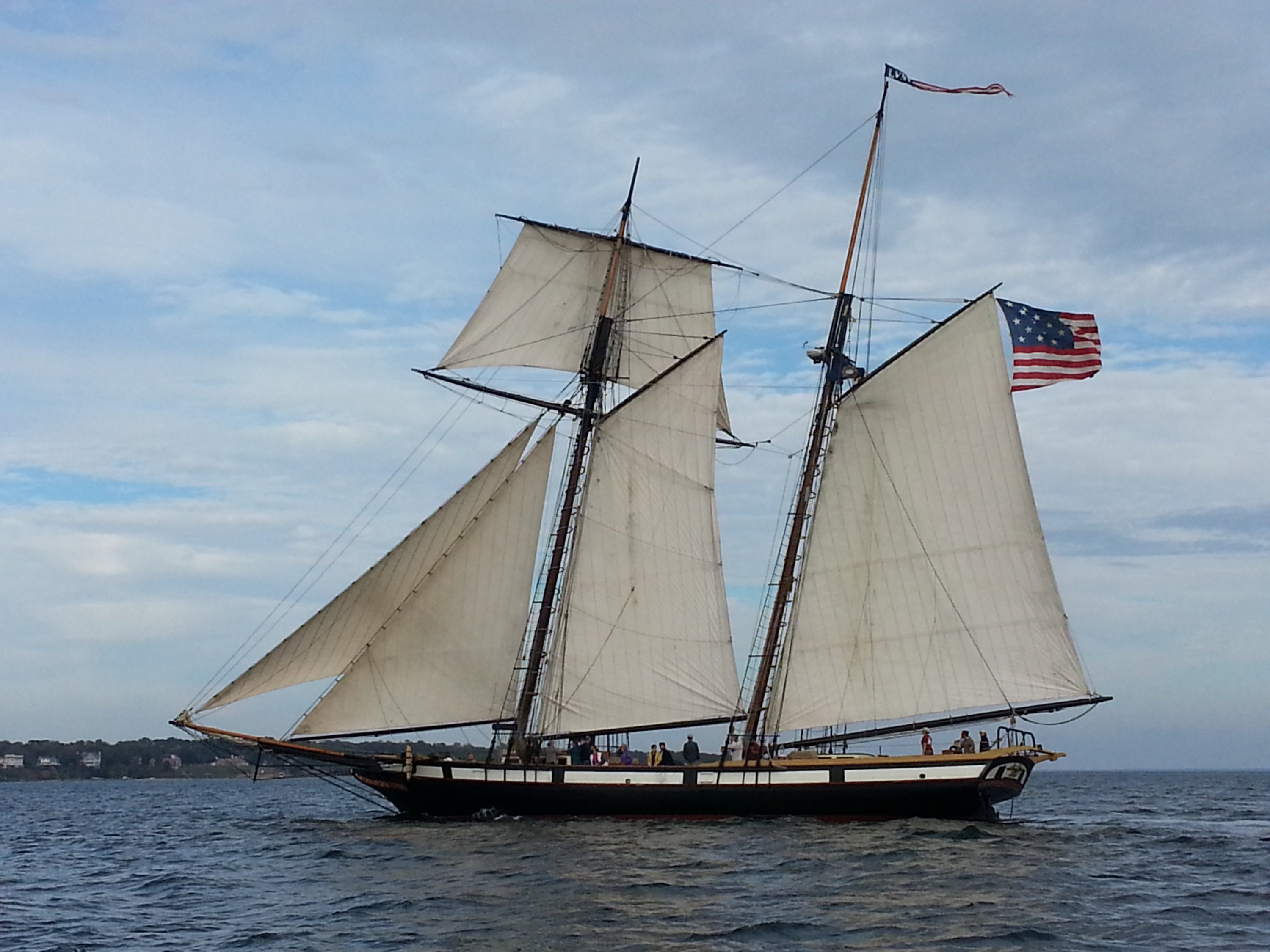 Tall_Ship_Lynx_off_Solomons_MD_151101.jpg
