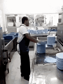 washing-dishes-fast.gif