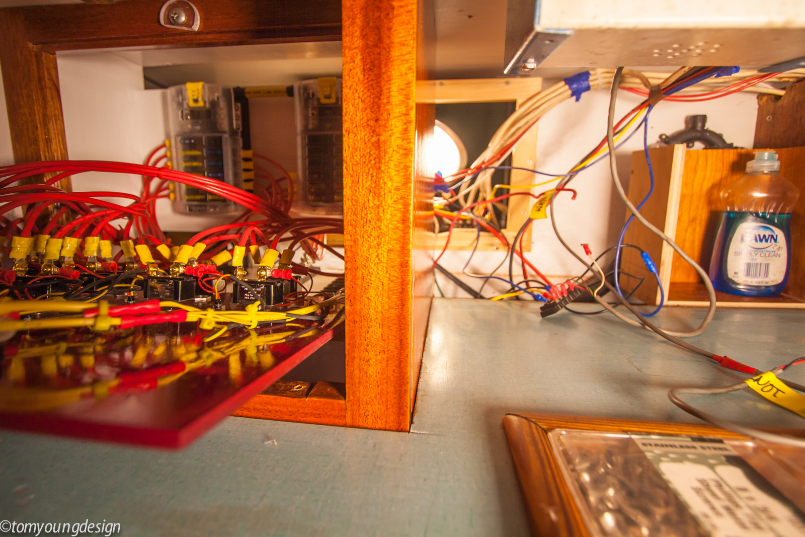 Wiring raceway cabin side.jpg