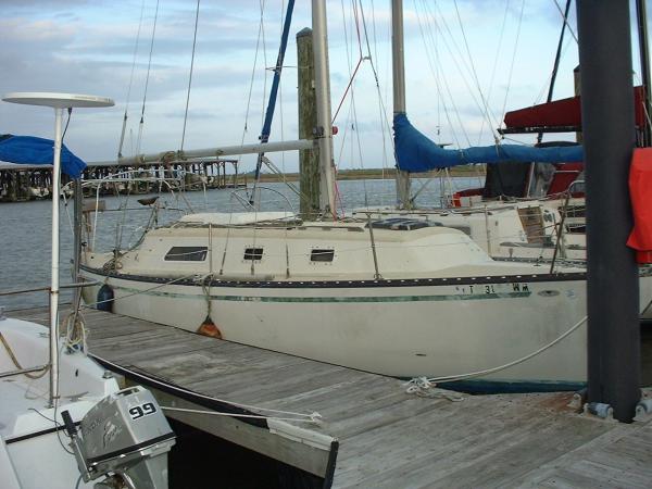 1977 Hunter 30