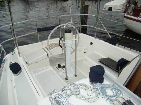 1991 Hunter 28 Cockpit 2