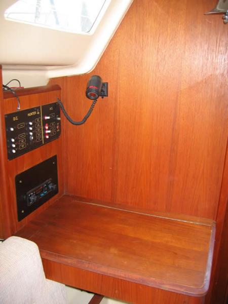 1991 Hunter 28 Navigation Station &amp; Electronics