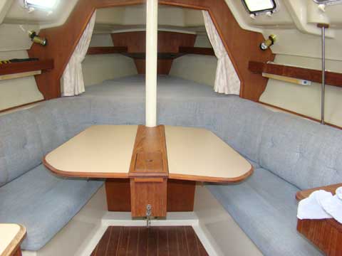 1991 Hunter 28 Salon