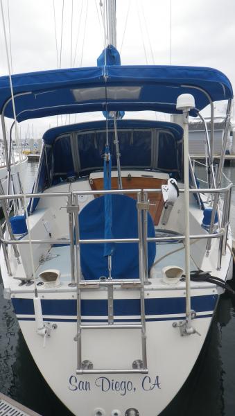 2 old plastic through hulls, prior to the middle one falling off...I'm glad that happened at the dock.  I just recently got the boat in January.