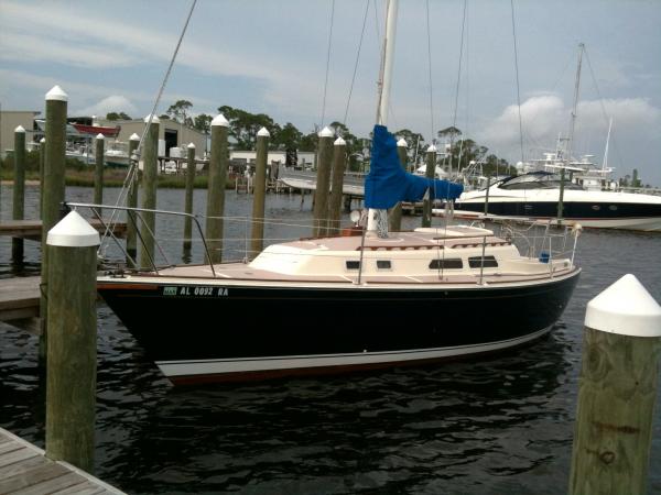 30'O'day   Locked in Cotton Bayou waiting for the Oil to go away