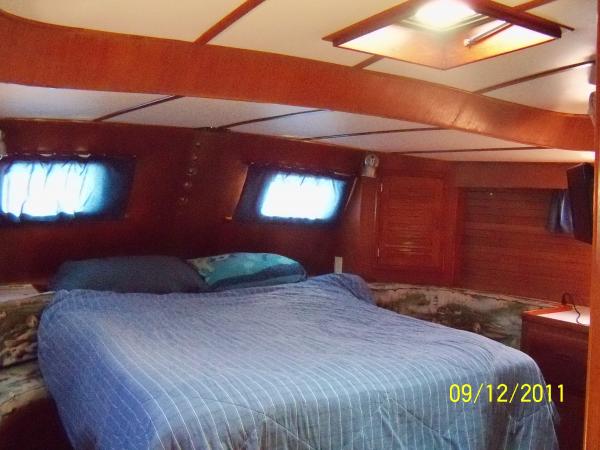 Aft master bedroom (with remote television &amp; ensuite bathroom)