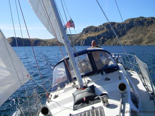 AQUILA, a 29'11&quot;, 10,000# S2 9.2C (centercockpit) sloop sailing close hauled in the Hell Gate region of Lake Roosevelt, Washington State.