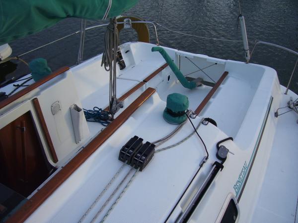 Beneteau lines; Lewmar self tailing winches and Harken Traveler