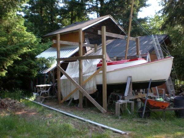 boat lift picture. Lift under construction