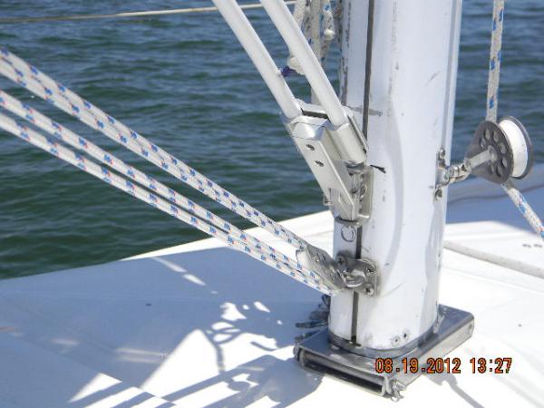 BoomKicker on mast, this measurement was exact per the directions. Just ...