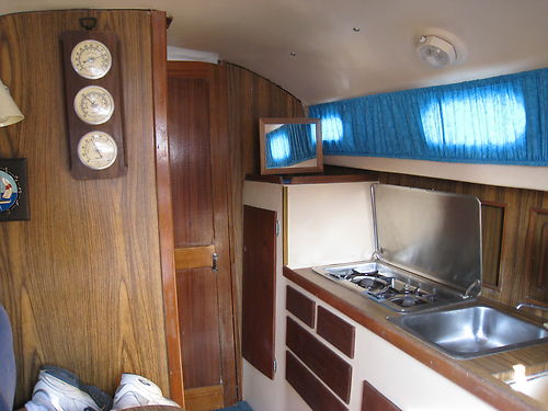 Bristol b26  Galley, w stoves