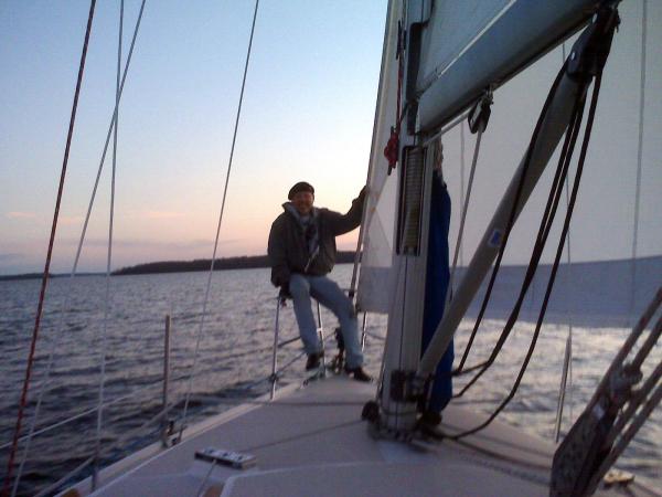 CaptTripps an bow of Catalina 28.5, our slip neighbor's boat.