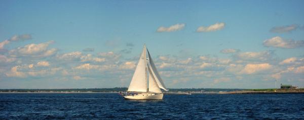 Chatte sailing in Saco Bay