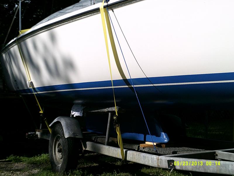 Cleaned the hull with soft scrub w/ bleach and a kitchen scrubby to remove all the oxidation. worked great !!