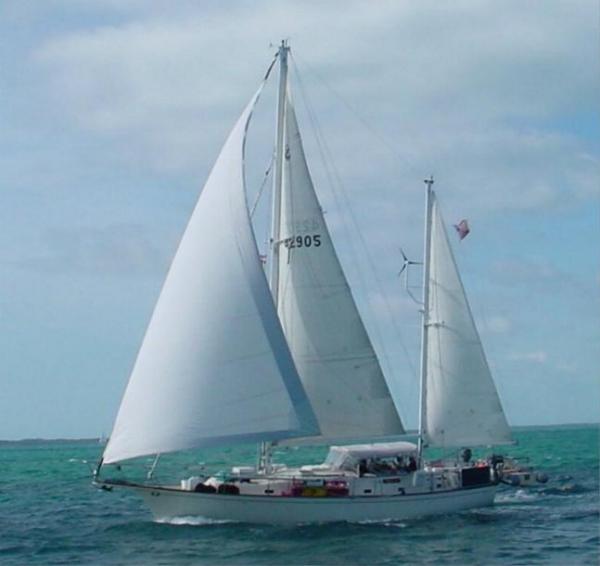 CoCoKnots Crossing the Sea of Abaco Bahamas.e