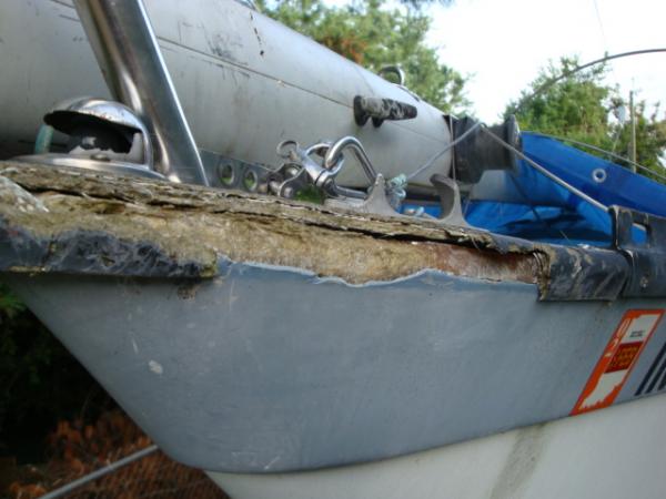 Damage to be repaired, never worked with fiberglass, but will soon.....