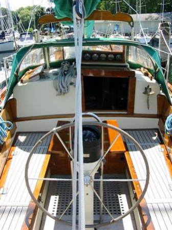 EKU III cockpit from stern