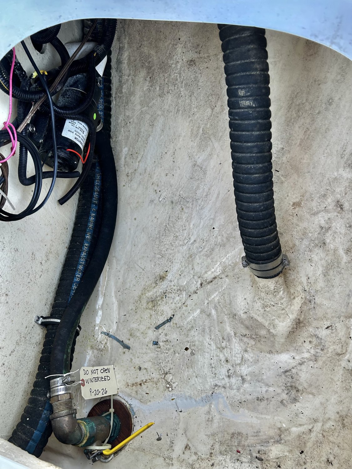 Exhaust Hose connected to Hull Exit Port Stem