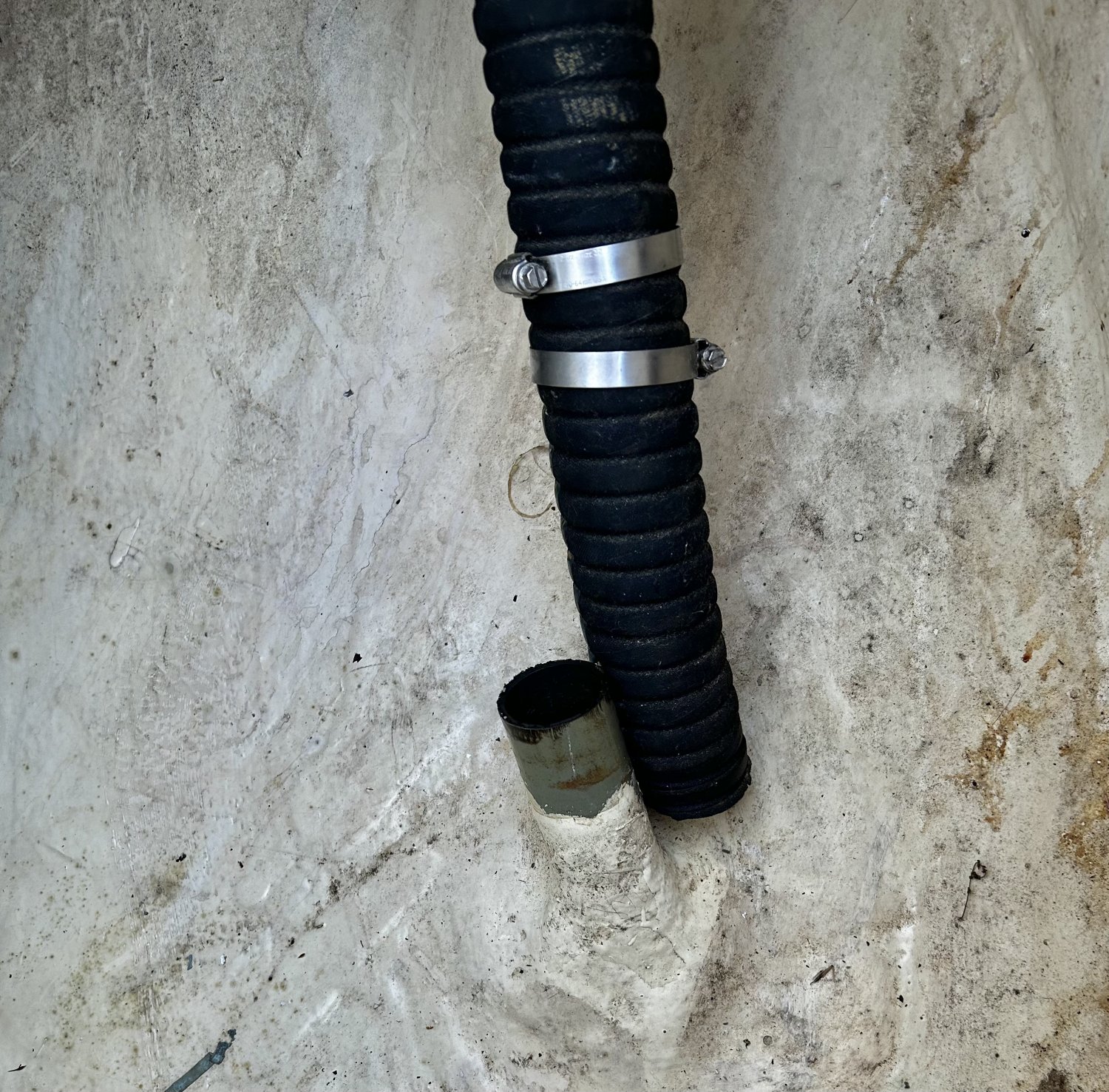 Exhaust Hose Removed from Hull Port Stem