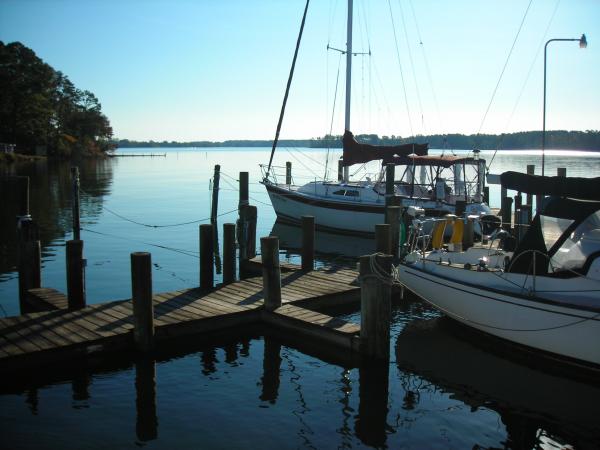 Home for the first two weeks, Horn Harbor Restaurant, Great Wicomico, just above Tiffany Yachts
