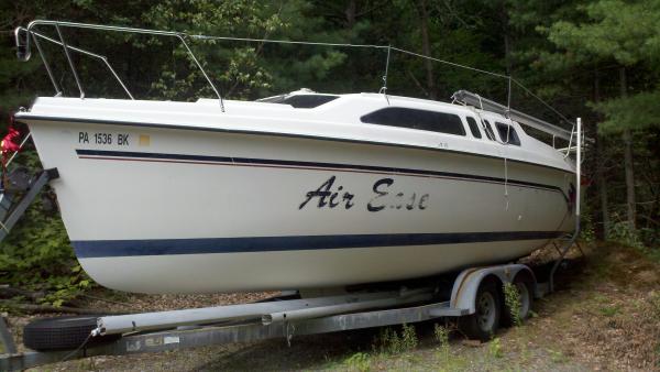 Hunter H26 Water Ballast Port View