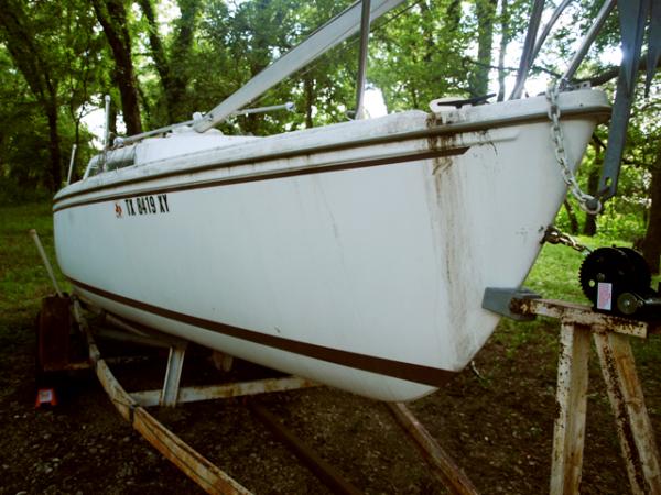 La Maestra Starboard.  Boat sat for 15 years of non use.  Lots of grime and stains, but structurally looks great.