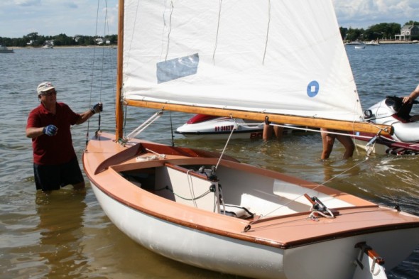 launched at Asharoken
This 13 1/2' Philip Rhodes design fiberglass WoodPussy is the 4th one I've restored (2003-2008). It was the last of the 20+ boat WoodPussy fleet on Shelter Island. It sails beautifully and is currently up for sale since I'm restoring a 12' Skimmar for our use this season