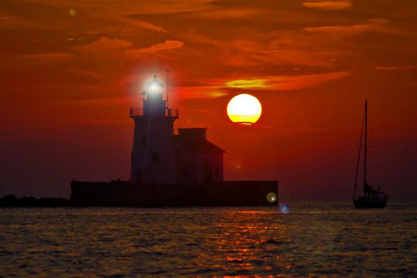 Lighthouse....Cleveland, Ohio, Cuyahoga River to Lake Erie.
The area known as the &quot;cut&quot;.