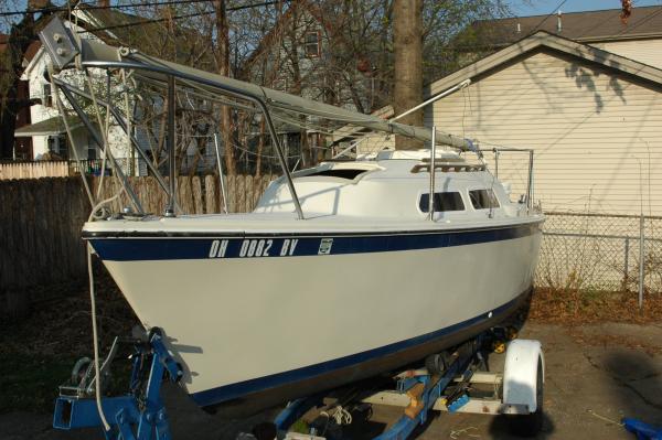 March 2010 about 2/3rds through the restoration.
Entire hull rubbed out with compound and refinisher.