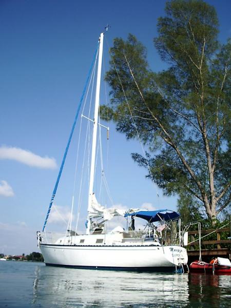 Mariposa tied-up at Venice Municipal park