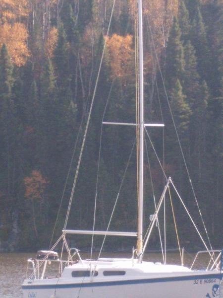 Mast raising system in position, just before taking &quot;Enfin!&quot; out of the water.