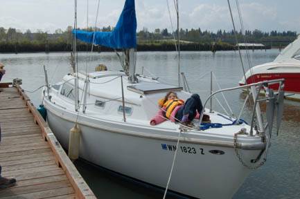 mehitabel in the water at Dagmars marina on our test sail before purchase.