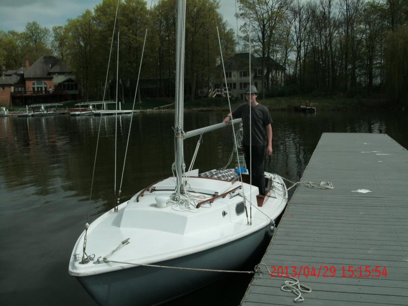 Mikes sailboat
1967 Corinthian, 19 ft
Indianapolis Sailing Club
ramp dock
my son, Ray on mikes boat