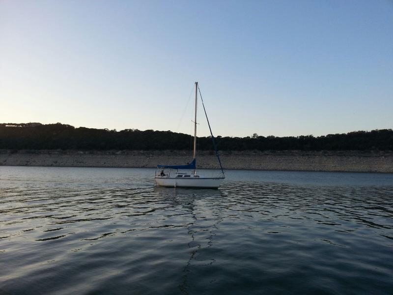 Motoring my Columbia 7.6 on Lake Travis