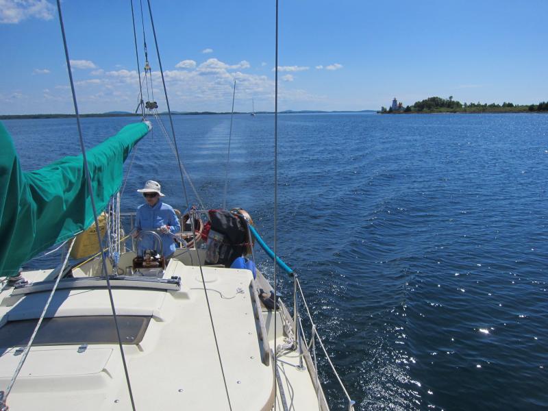 Motoring past Strawberry Lighthouse to Harbor Vue Marina