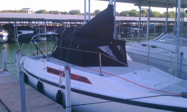 My one owner 89 Macgregor 26D the day after launch.