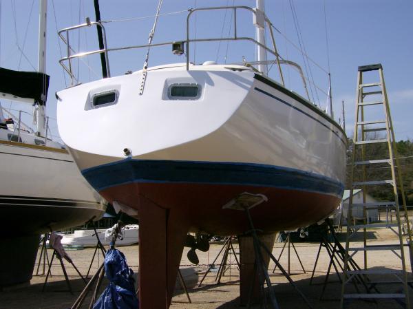 New topside paint, rub rail, ports, thruhulls, boot stripe, etc...etc..