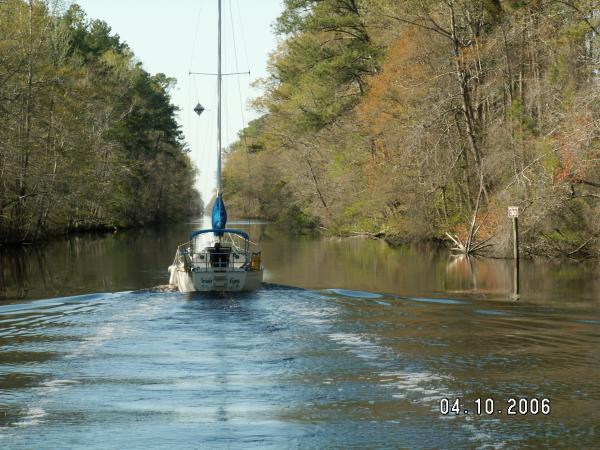 Northbound in Dismal Swamp Canal