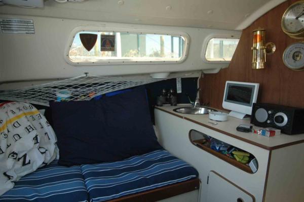 O'day 22 &quot;StarLyte&quot;, interior shot of the cabin.
Yes, that's my cool Tivoli am/fm radio!