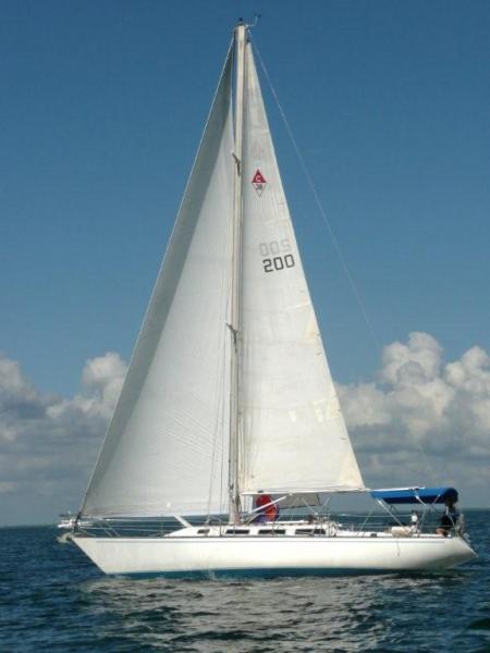 Our Tern undersail!  Looking at this makes me want to shut-down teh comptuer and raise sail!!!