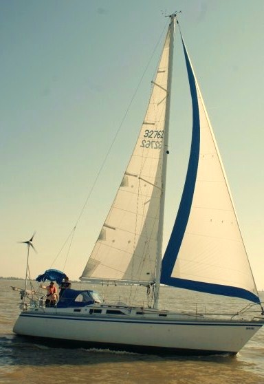 Racing our friend Nikko Hunter 34 on Lake Winnipeg