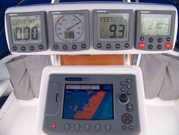 Ray Marine C70 Chartplotter / Radar Display / Speed, Wind, Depth, Autopilot Instruments