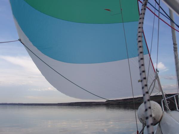 Sailing Lake Wallula from Hat Rock State Park on the Oregon side   March 2009 the furnice works great