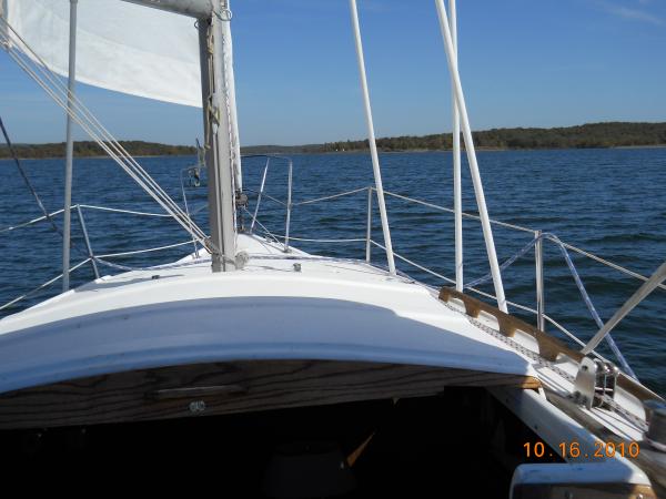 Sailing on Lake Tenkiller