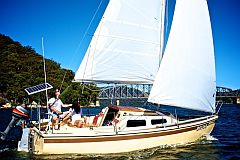 Sailing on the Hawksbury with the Brooklin bridge in the distance