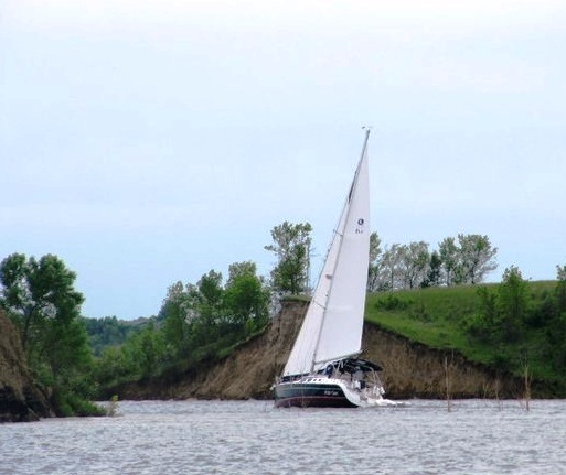 Sailing thru the Gap - Lake Sakakawea, ND