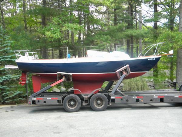 She doesn't look 44 years old!
Added Bow, Stern Rails and Lifelines Also Custon Swim Plateform and Anchor pulpit with remote control spot light