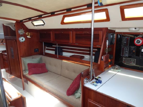 starboard couch/single berth